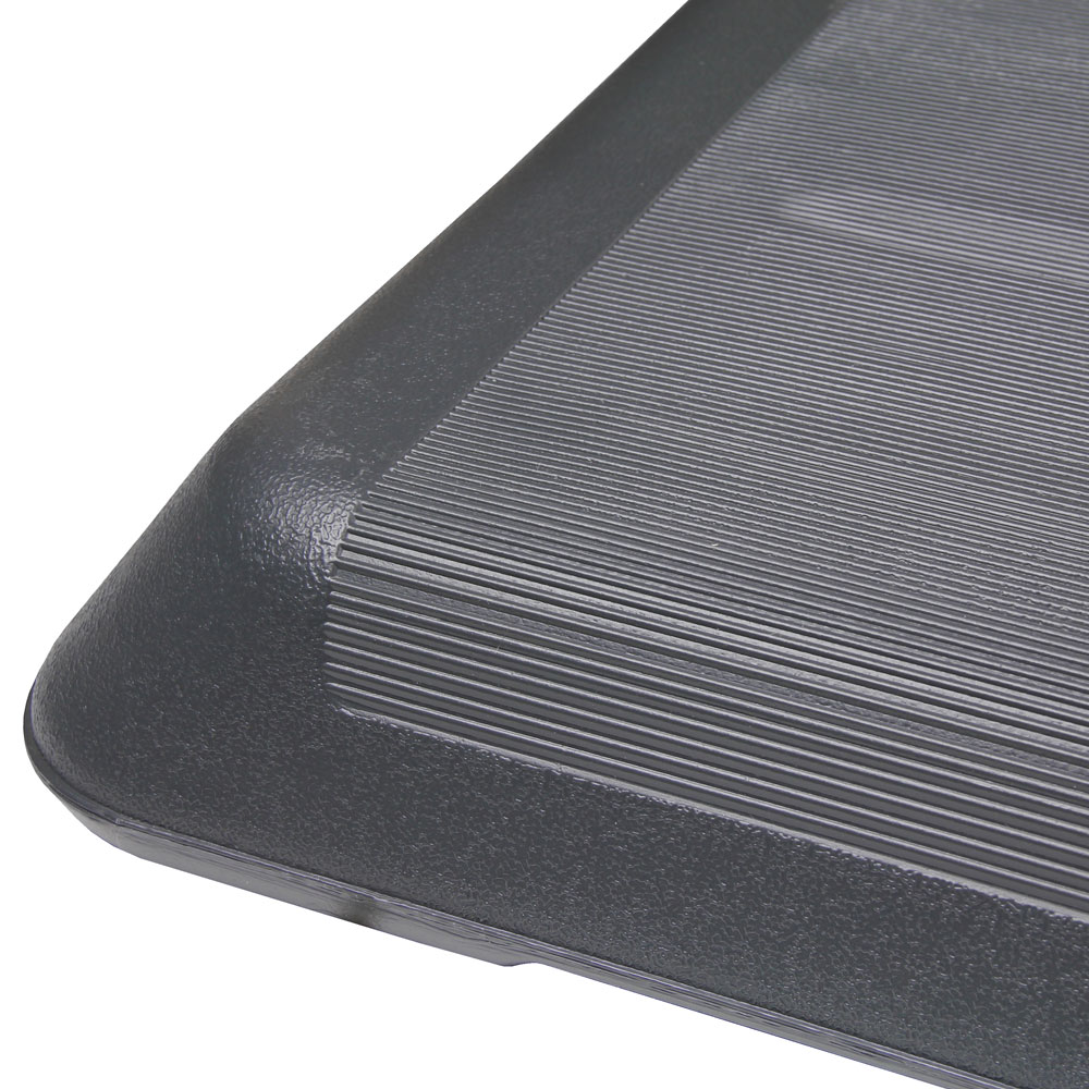 Non-slip Pads on the Aerobic Platform Non-slip Pads on the Aerobic Platform
